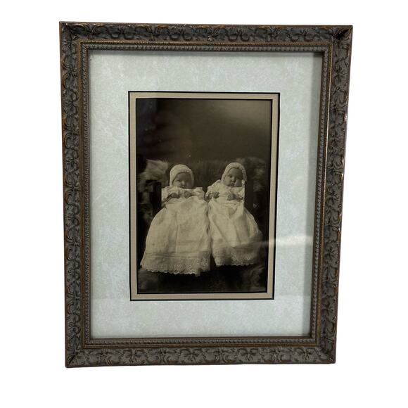 Framed Antique Photo Twins Babies Ornate Frame Wall Decor Art Vintage‎ - Picture 7 of 7